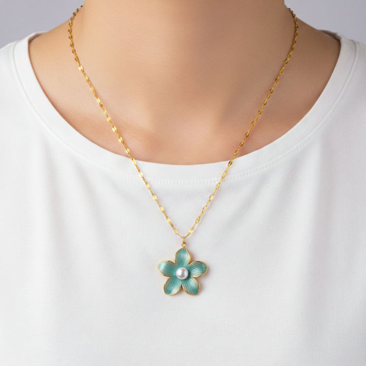 Primrose Pearl Pendant